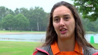 Sporters uit Zwolle en Almelo zwemmen in open water tijdens Special Olympics