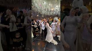 هي بوسه واحده بس🙈💋🔥#shortvideo #explorepage #couplegoals #foryou #weddingdress