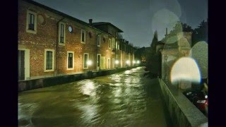 Nerviano (Milano Lombardia) Piazza Olona con grande piena del fiume Olona 12.11.2014