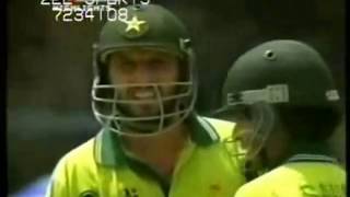 Shahid Afridi 102 off 45 Balls vs India 2005..;-