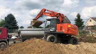 Aushub mit einem Hitachi zx190w