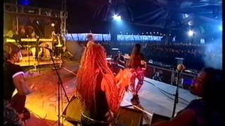 Kelis \u0026 Friends jam, live at Glastonbury 2000