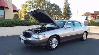 2003 Lincoln Town Car Signature 1 owner clean Carfax.  Video review and walk around.