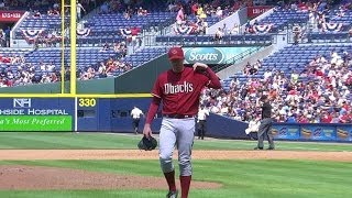 ARI@ATL: Ziegler fans Johnson to escape jam