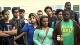 Students At Wyandanch H.S. Take Prom Safety Pledge