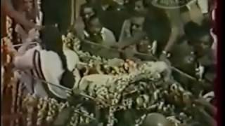Jeyalalitha pushed out of MGR's funeral van on December 24 1987