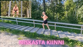 NISKASTA KIINNI JA LIIKKUMAAN