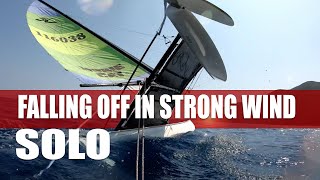 Solo Hobie 16 windy snapped trapeze   what happens