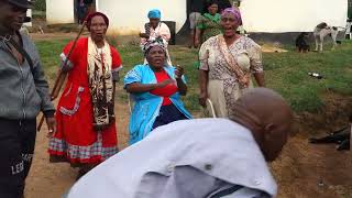 NDUNA SQUMFE MKHIZE OLDER SISTERS KUMJIKIJELO, SIZALWA AMACIKO THINA. SISADLA NGOLUDALA EMBUMBULU