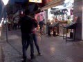 Yami y DJ Soko bailando bachata en la calle 1, San Clemente City