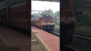 Kerala Vanchinad Express in Thiruvalla Railway Station | ☺😊😌 #malayalam #thiruvalla #kerala #train