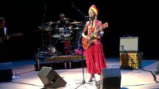 Fatoumata Diawara - Sowa (live)