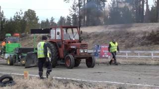 Veteraanitraktoreiden vetokilpailut Tyrnävä 13.05.2017