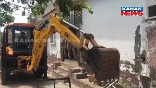 City Council \u0026 Police Team Jointly Demolishes Illegal Construction Of Drug Smuggler, Haryana