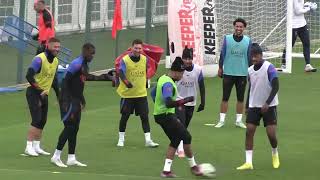 Moment: Through the legs as Neymar is exposed by Messi in PSG training -Ligue 1 | Brazil | Argentina