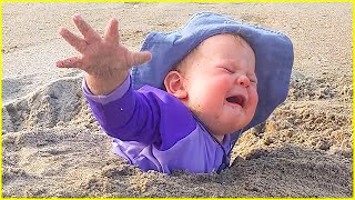 Funny Baby's Reaction On The Beach || 5-Minute Fails