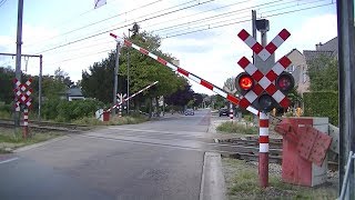 Spoorwegovergang Hasselt (B) // Railroad crossing // Passage à niveau