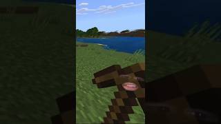 Using a wooden pickaxe as fuel on Minecraft. #minecraft #minecraftshorts #gaming