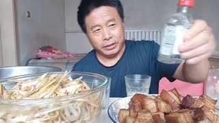 上集，老张吃了一斤八两红烧肉，四两白酒，