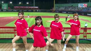 08/18 統一 VS 味全  中場，味全啦啦隊Dragon Beauties小龍女展現好筋骨，在舞蹈中加入劈腿、側翻與朝天蹬!