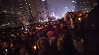 외신이 감탄한 촛불 생방송 스나미 집회 Candlelight vigils a million citizens of the Republic of Korea.(19)(18)