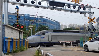 KTX Passes Namgwaja-ri Railroad Crossing (On Construction)