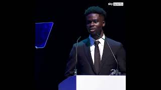 Bukayo Saka wins young player of the year at the London Football Awards 👏