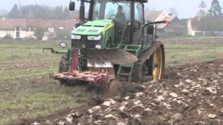 Labour AV / AR sur tracteur à chenille JD 8RT avec relevage avant et contrôle électronique Laforge