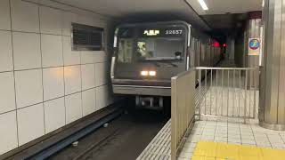 Osaka Metro谷町線22系57編成八尾南行き到着シーン