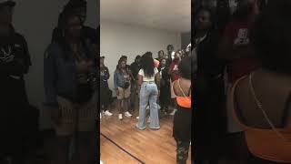 40 BARS 🍑 🍑 GET SLAPPED WHILE STANDING ON BUSINESS vs FIRST LADY FLAMES