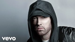 Eminem - Love the Way You Lie (Music Video)