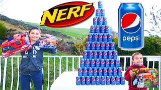 NERF PEPSI CHALLENGE - Swan VS Néo - Pyramide Géante \u0026 Ballons dans un Jacuzzi