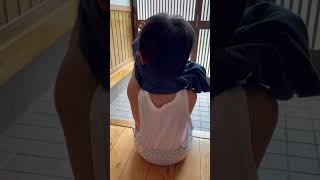 6歳自閉症児のチャレンジ！脱ぐは簡単だけど着るのはムズイ！#shorts