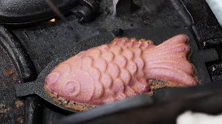 3개에 1,000원! 자색고구마붕어빵 - 신림역 할머니붕어빵 / Purple Sweet Potato Fish-shaped Cake - Seoul Korea