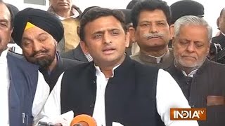 Akhilesh Yadav with Wife Dimple Gets Stuck Inside Assembly Lift