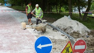 Для ніг і роверів: на Галицькій стелять тротуари