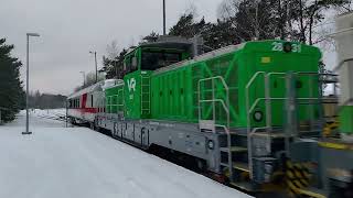 Finland's first Dr19 diesel locomotive begins its journey towards the Tampere depot