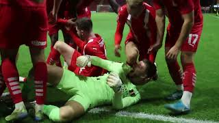 😱 UNBELIEVABLE! Pitchside angle of goalkeeper SCORING for Leyton Orient