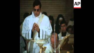 SYND 25-12-71 POPE CONDUCTS CHRISTMAS MASS