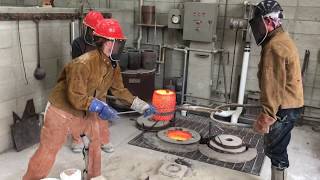 Bronze foundry pour at CCA