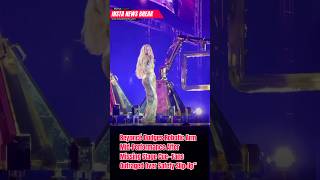 Beyoncé Dodges Robotic Arm Mid Performance After Missing Stage Cue