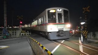 西武鉄道　西武秩父線　夜の東飯能駅付近にて　1号踏切　通過電車　2015　10