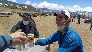 よなご山荘 スピンオフ登山 薬師岳 太郎平小屋前で乾杯 2022.06.12