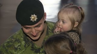 Soldiers return to home from helping Syrian refugees