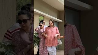 करिश्मा कपूर हमेशा ही अपने बूढ़े मां बाप की सेवा करती है #karishmakapoor