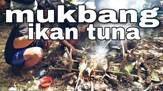 mukbang ikan tuna bakar di pantai