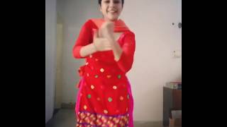 Shehnaz Kaur Gill Beautiful Bhangra Dance on a Punjabi Song