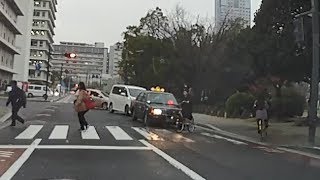 [ドラレコ] 死角から狙うJK自転車ミサイルｗ