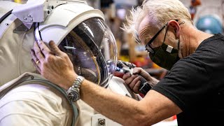 Adam Savage's One Day Builds: EPIC Spacesuit! (Part 2)