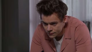 [한글자막/번역] 얼굴이 신분증인 해리 스타일스 (Harry Styles Can’t Get Into the Late Late Show)